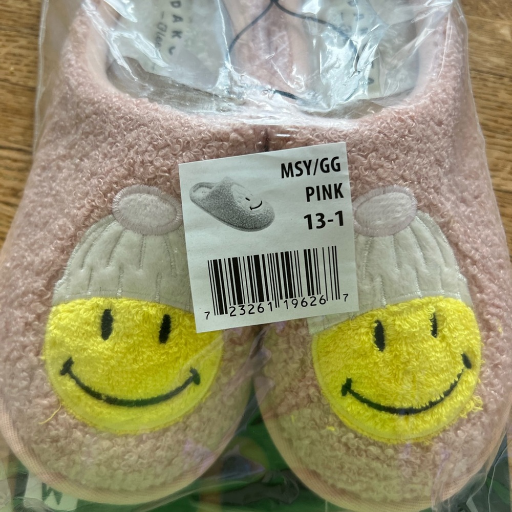 MSY Kids Pink Smiley Face Slippers